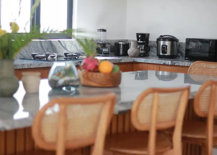 Chris - Stunning 4br With Ocean & Sunset View Villa