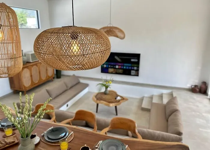 Chris - Stunning 4br With Ocean & Sunset View Villa *