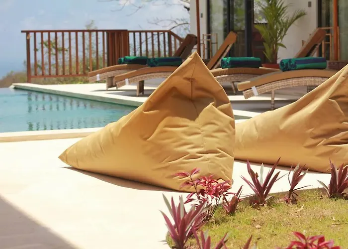 Chris - Stunning 4br With Ocean & Sunset View Villa *