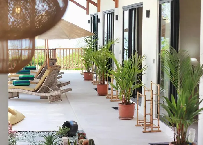 Villa Chris - Stunning 4br With Ocean & Sunset View