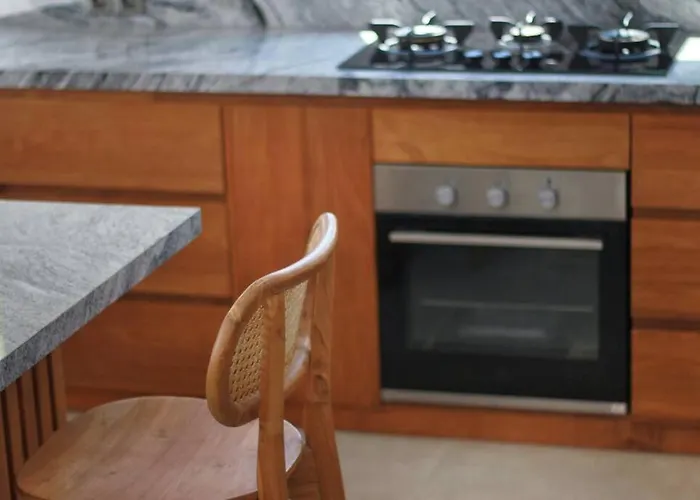 Chris - Stunning 4br With Ocean & Sunset View *